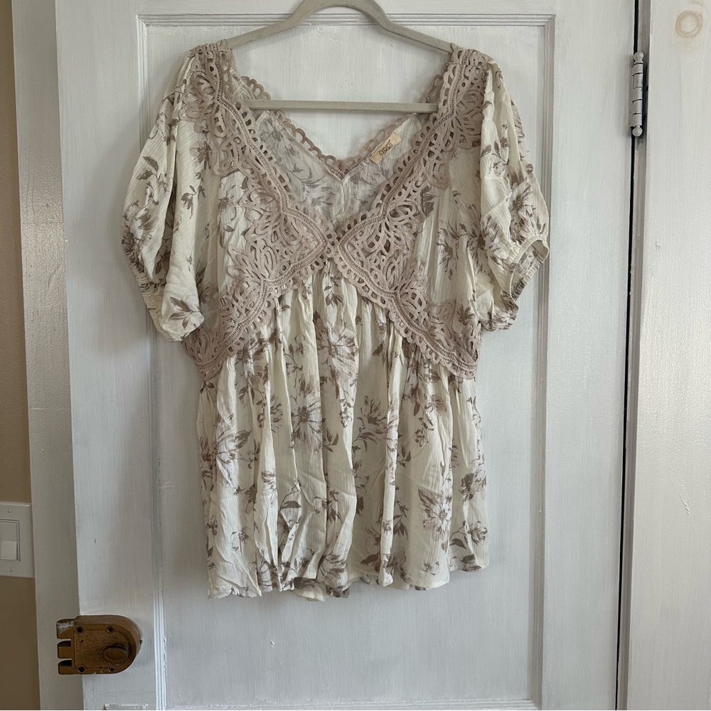 ODDY Floral Lace Trim Blouse - Cream and Brown